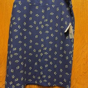 LuLaRoe - Cassie - 2XL - Blue w/small blue stripe & white flowers - NWT